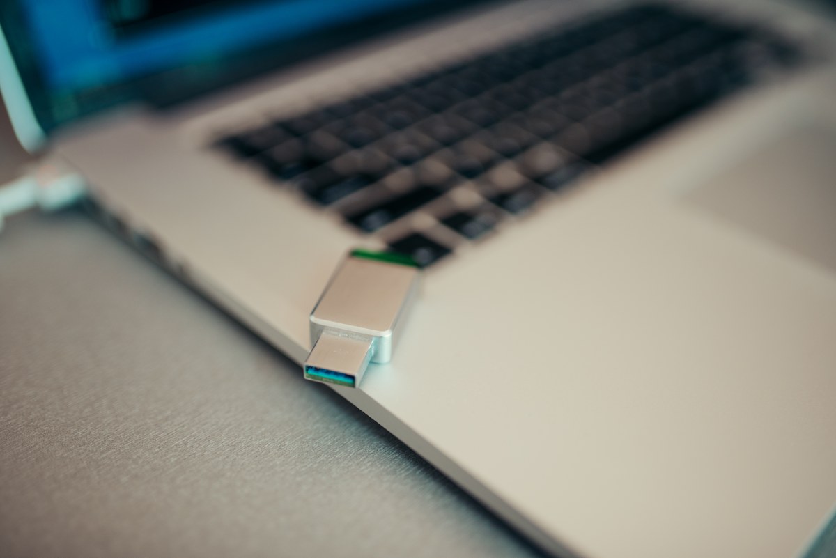 Astuce Sécurité : Chiffrer une clé USB en 3 clics avec BitLocker pour protéger vos données en déplacement